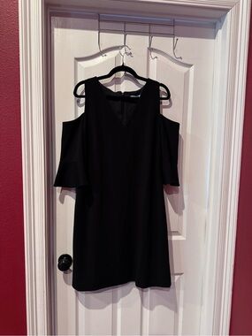 ANTONIO MELANI Black Cold-Shoulder Shift Dress